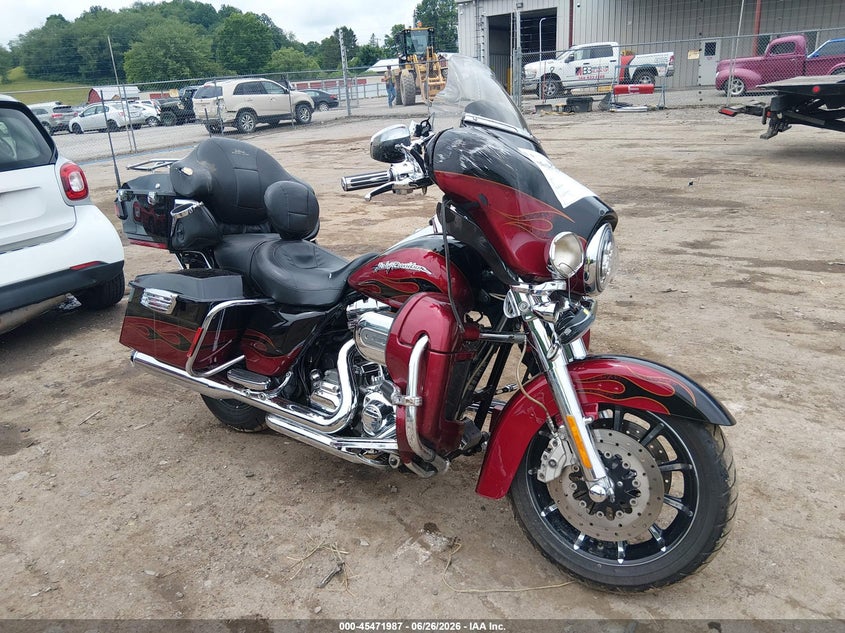 2011 Harley-davidson Flhtcuse6 VIN 1HD1PR815BB955237 IAAI salvage auction — RIGHT SIDE, Salvage (Virginia), sold $2,200 on 2026-07-20 (photo 1)