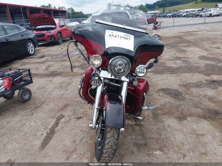2011 Harley-davidson Flhtcuse6 VIN 1HD1PR815BB955237 IAAI salvage auction — RIGHT SIDE, Salvage (Virginia), sold $2,200 on 2026-07-20 (photo 5)
