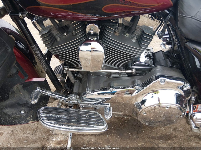 2011 Harley-davidson Flhtcuse6 VIN 1HD1PR815BB955237 IAAI salvage auction — RIGHT SIDE, Salvage (Virginia), sold $2,200 on 2026-07-20 (photo 9)