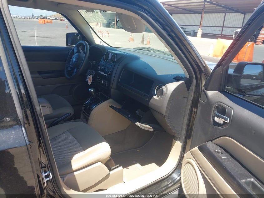 2016 Jeep Liberty (patriot) VIN 1C4NJPBA8GD537266 IAAI salvage auction — SIDE, Salvage (California), sold $1,000 on 2026-07-09 (photo 5)