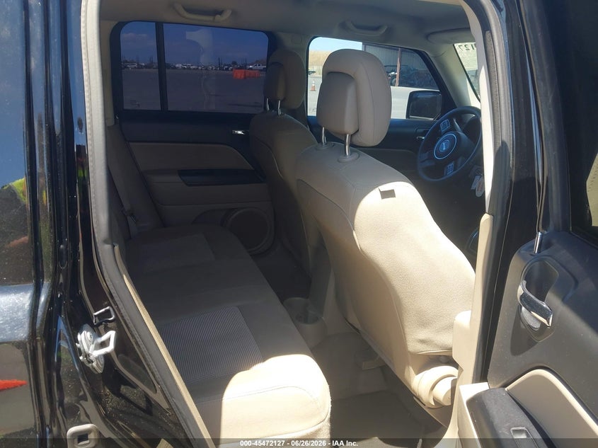 2016 Jeep Liberty (patriot) VIN 1C4NJPBA8GD537266 IAAI salvage auction — SIDE, Salvage (California), sold $1,000 on 2026-07-09 (photo 8)