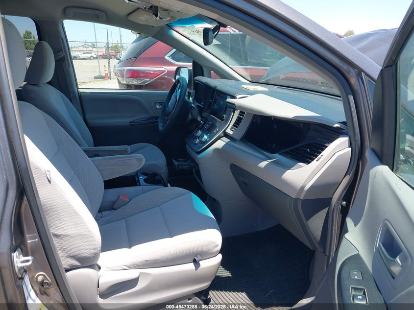 2017 Toyota Sienna VIN 5TDJZ3DC3HS164836 IAAI salvage auction — FRONT END, Salvage (California), sold $2,250 on 2026-07-21 (photo 5)