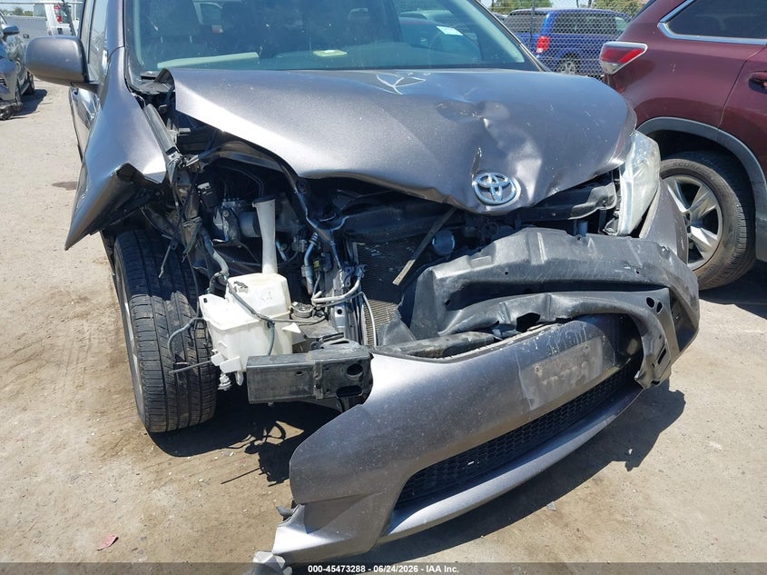 2017 Toyota Sienna VIN 5TDJZ3DC3HS164836 IAAI salvage auction — FRONT END, Salvage (California), sold $2,250 on 2026-07-21 (photo 6)