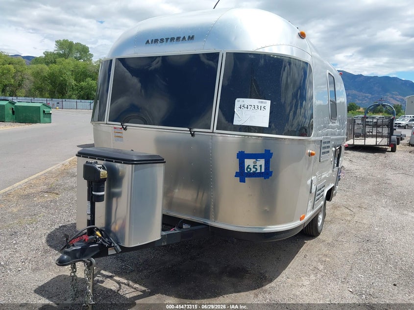 2019 Airstream Other VIN 1STHRAC10KJ547903 IAAI salvage auction — SIDE, Salvage (Alabama), sold $4,250 on 2026-07-21 (photo 2)