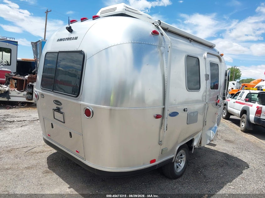 2019 Airstream Other VIN 1STHRAC10KJ547903 IAAI salvage auction — SIDE, Salvage (Alabama), sold $4,250 on 2026-07-21 (photo 4)