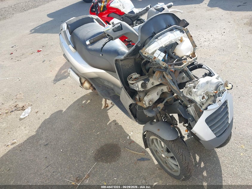 2007 Piaggio Mp3 VIN ZAPM479M275001666 IAAI salvage auction — NORMAL WEAR, Clear (New York), sold $25 on 2026-07-21 (photo 1)