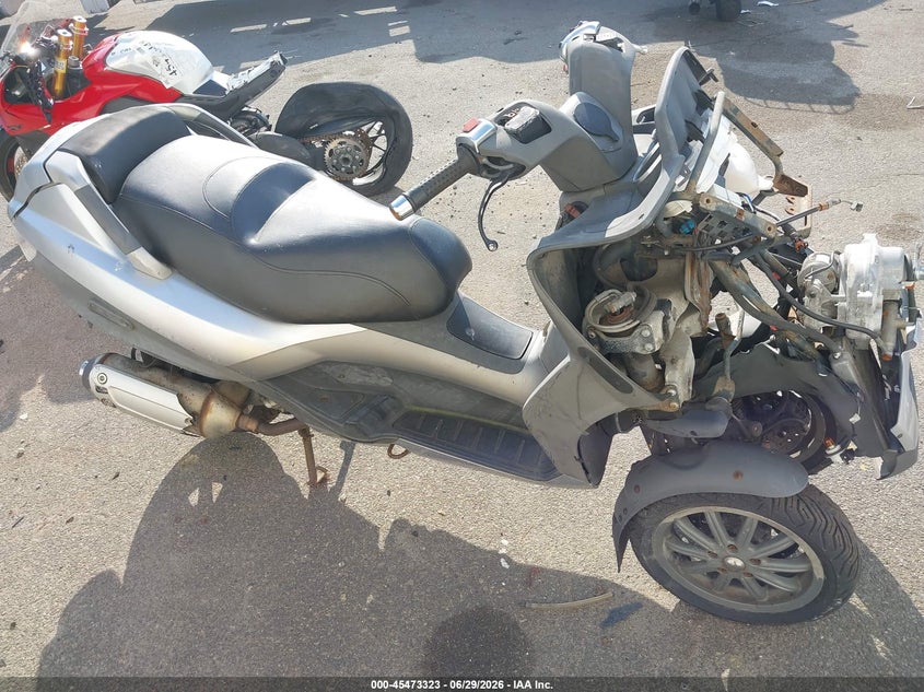 2007 Piaggio Mp3 VIN ZAPM479M275001666 IAAI salvage auction — NORMAL WEAR, Clear (New York), sold $25 on 2026-07-21 (photo 8)