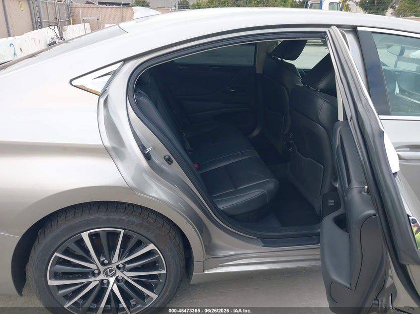 2020 Lexus ES VIN 58AD21B1XLU009118 IAAI salvage auction — SIDE, Salvage (California), sold $8,700 on 2026-07-09 (photo 8)