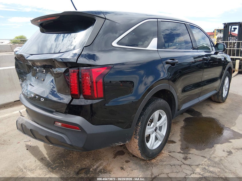 2021 Kia Sorento VIN 5XYRGDLC6MG044813 IAAI salvage auction — REAR END, Salvage Title, sold $4,700 on 2026-07-28 (photo 4)