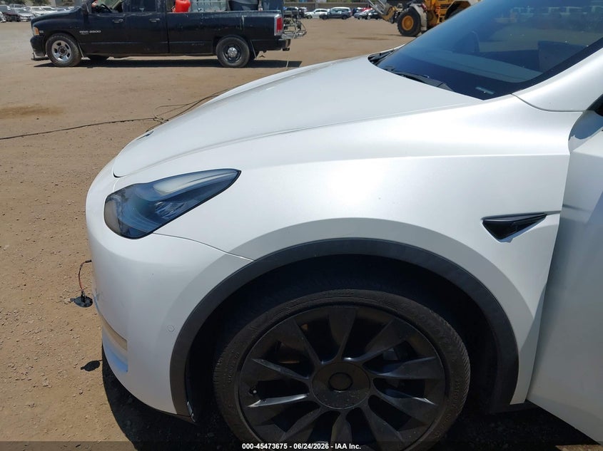 2020 Tesla Model y VIN 5YJYGDEE5LF052577 IAAI salvage auction — ELECTRICAL, Salvage Title, sold $12,100 on 2026-07-20 (photo 6)