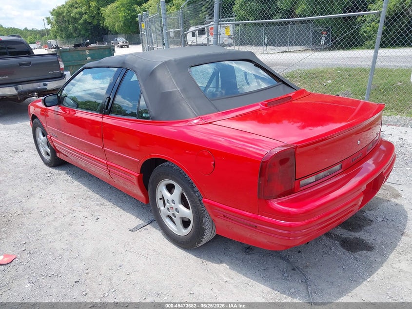 1994 Oldsmobile Cutlass supreme VIN 1G3WT35X0RD328873 IAAI salvage auction — NORMAL WEAR, Clear (Virginia), sold $1,150 on 2026-07-07 (photo 3)
