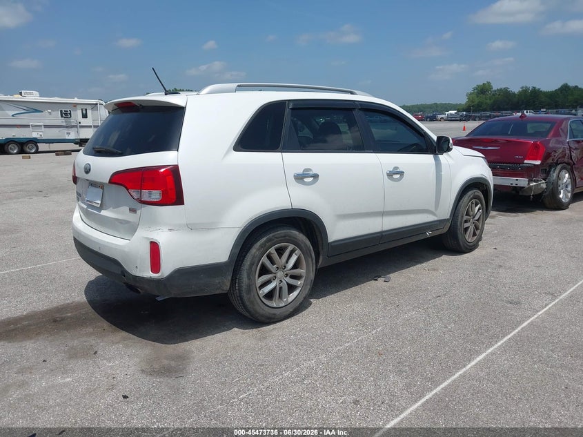 2014 Kia Sorento VIN 5XYKT4A61EG458142 IAAI salvage auction — NORMAL WEAR, Clear (Indiana), sold $325 on 2026-07-09 (photo 4)