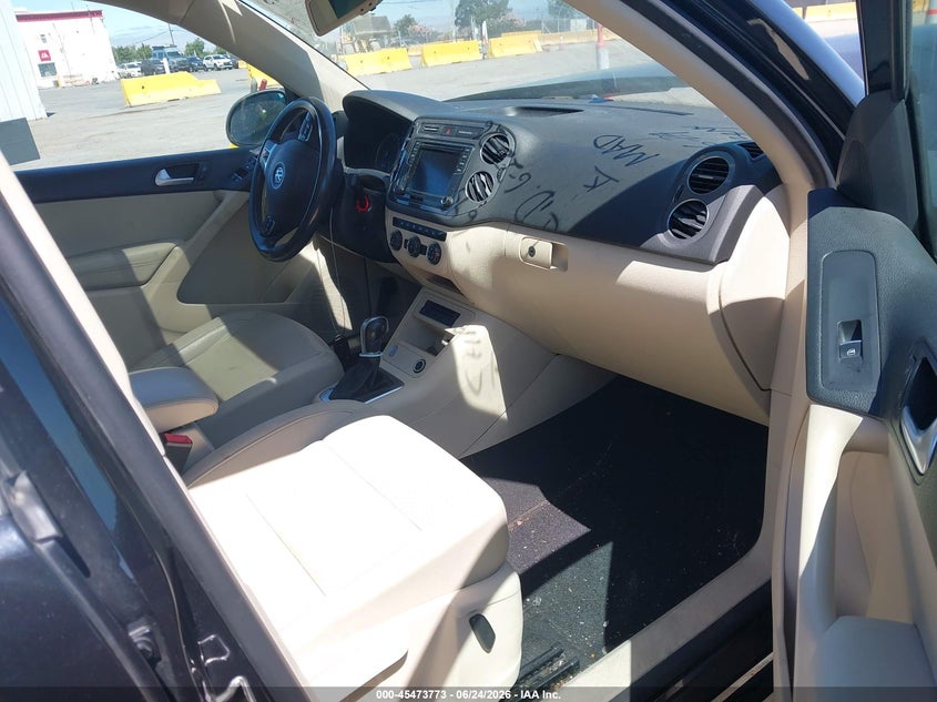 2017 Volkswagen Tiguan VIN WVGRV7AX6HK005387 IAAI salvage auction — FRONT END, Salvage (California), sold $625 on 2026-08-06 (photo 5)