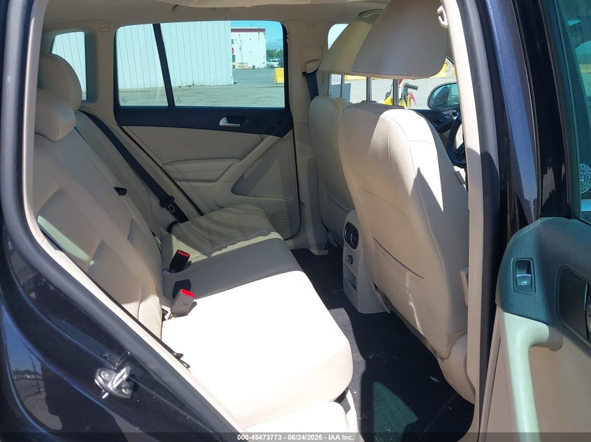 2017 Volkswagen Tiguan VIN WVGRV7AX6HK005387 IAAI salvage auction — FRONT END, Salvage (California), sold $625 on 2026-08-06 (photo 8)