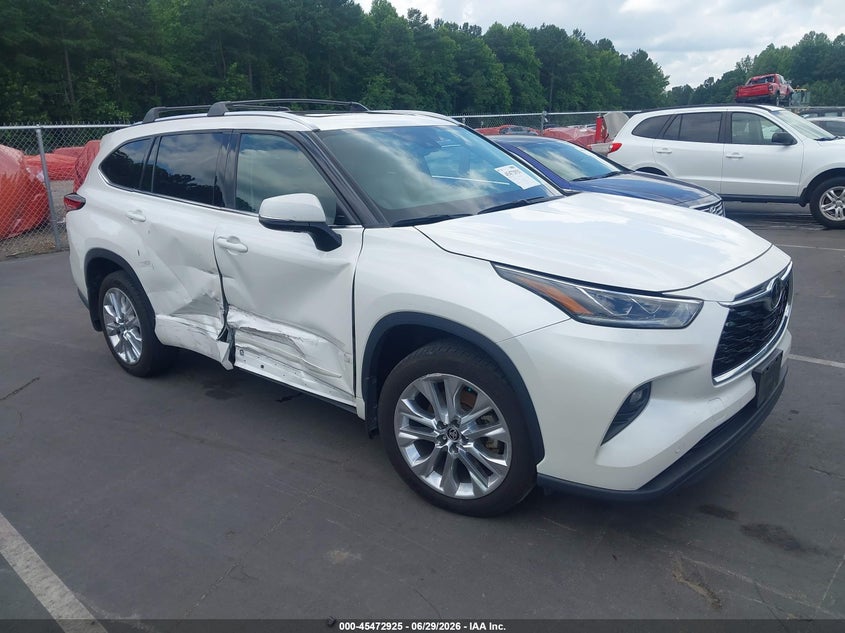2021 Toyota Highlander VIN 5TDDZRBH6MS066019 IAAI salvage auction — SIDE, Salvage (North Carolina), sold $13,700 on 2026-07-15 (photo 1)