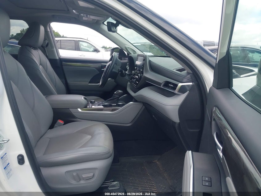 2021 Toyota Highlander VIN 5TDDZRBH6MS066019 IAAI salvage auction — SIDE, Salvage (North Carolina), sold $13,700 on 2026-07-15 (photo 5)