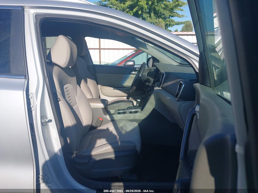 2018 Kia Sportage VIN KNDPMCAC8J7378296 IAAI salvage auction — REAR END, Bill Of Sale (Washington), sold $2,050 on 2026-07-21 (photo 5)