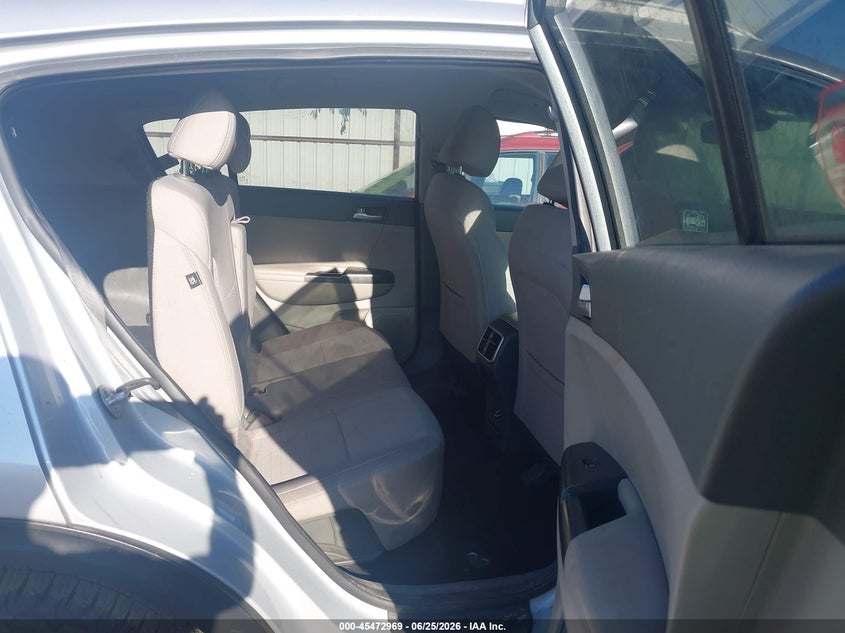 2018 Kia Sportage VIN KNDPMCAC8J7378296 IAAI salvage auction — REAR END, Bill Of Sale (Washington), sold $2,050 on 2026-07-21 (photo 8)
