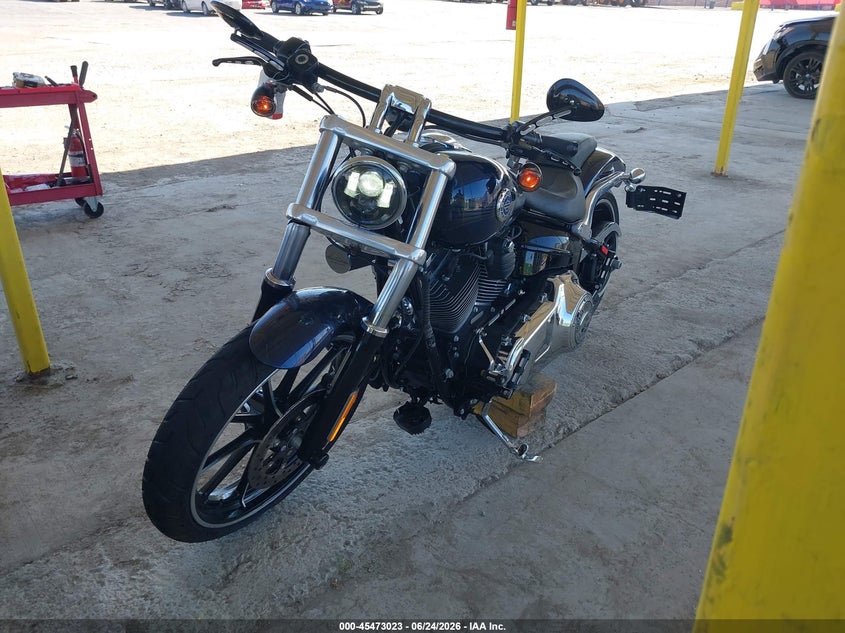 2013 Harley-davidson Breakout VIN 1HD1BFV63DB037969 IAAI salvage auction — FRONT END, Salvage Title, sold $1,550 on 2026-07-22 (photo 2)