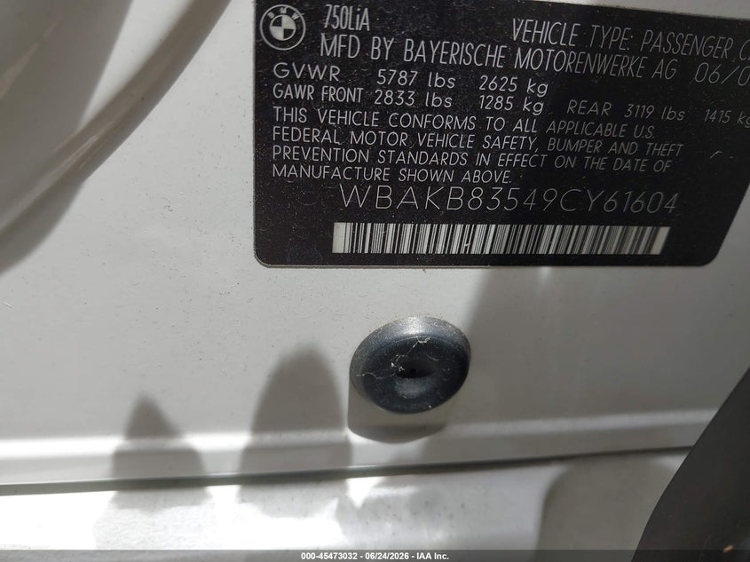 2009 BMW 7 series VIN WBAKB83549CY61604 IAAI salvage auction — LEFT SIDE, Salvage (North Carolina), sold $975 on 2026-07-20 (photo 9)