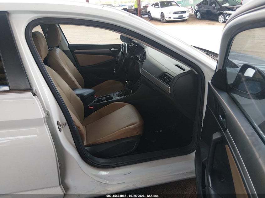 2019 Volkswagen Jetta VIN 3VWCB7BU3KM144977 IAAI salvage auction — LEFT FRONT, Salvage Title, sold $3,300 on 2026-07-27 (photo 5)