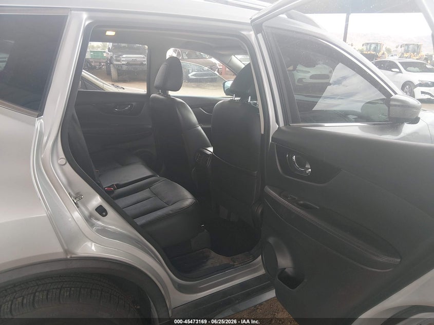 2017 Nissan Rogue VIN JN8AT2MV3HW014663 IAAI salvage auction — FRONT END, Salvage Title, sold $2,350 on 2026-07-28 (photo 8)