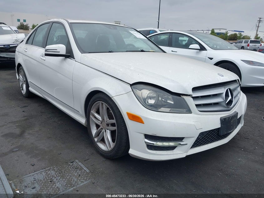 2013 Mercedes-benz C-klasse VIN WDDGF4HB4DR266932 IAAI salvage auction — LEFT FRONT, Salvage Title, sold $1,200 on 2026-08-14 (photo 1)