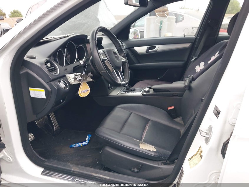 2013 Mercedes-benz C-klasse VIN WDDGF4HB4DR266932 IAAI salvage auction — LEFT FRONT, Salvage Title, sold $1,200 on 2026-08-14 (photo 5)