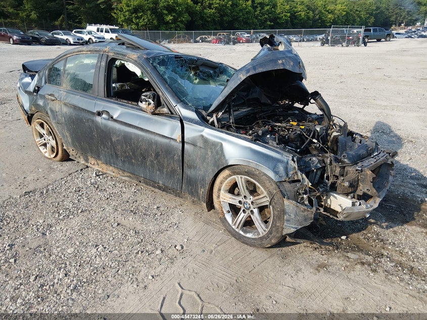 2015 BMW 3er VIN WBA3B5G50FNS15053 IAAI salvage auction — ROLLOVER, Salvage Title, sold $350 on 2026-08-14 (photo 1)