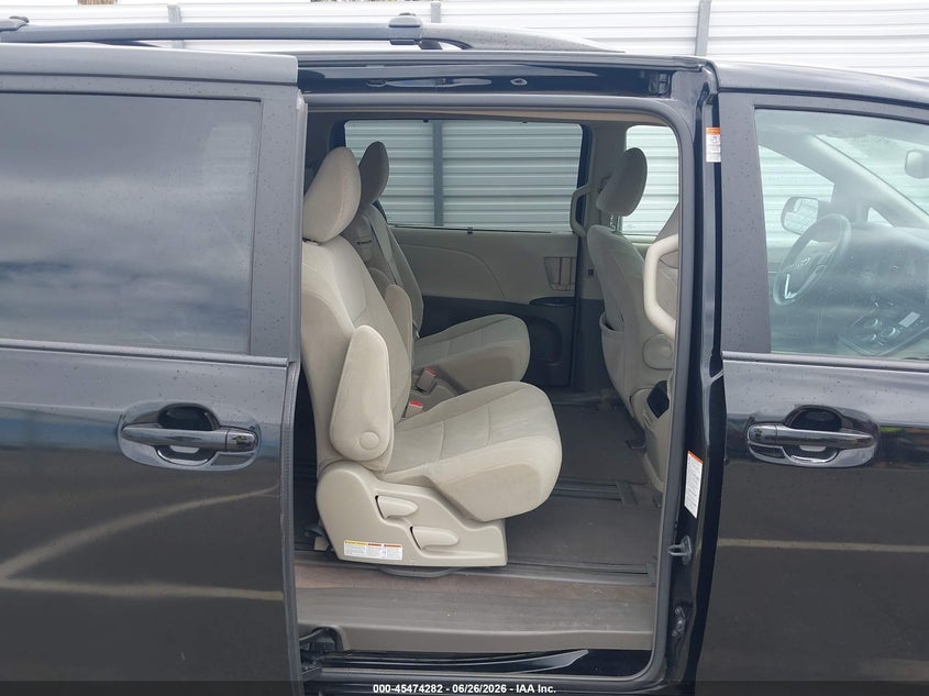 2015 Toyota Sienna VIN 5TDKK3DC7FS586677 IAAI salvage auction — LEFT FRONT, Salvage Title, sold $4,050 on 2026-07-17 (photo 8)