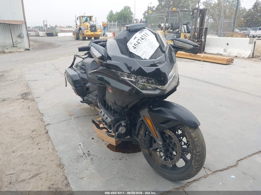 2019 Honda Gl1800c VIN JH2SC7946KK100245 IAAI salvage auction — SIDE, Salvage (California), sold $3,600 on 2026-07-28 (photo 1)