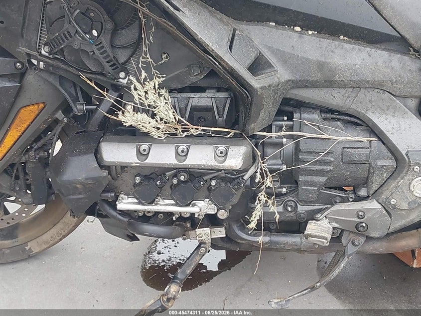 2019 Honda Gl1800c VIN JH2SC7946KK100245 IAAI salvage auction — SIDE, Salvage (California), sold $3,600 on 2026-07-28 (photo 9)