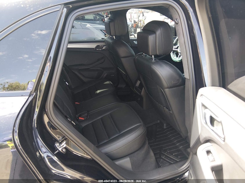 2015 Porsche Macan VIN WP1AF2A5XFLB90193 IAAI salvage auction — REAR END, Salvage (Utah), sold $13,500 on 2026-07-30 (photo 8)