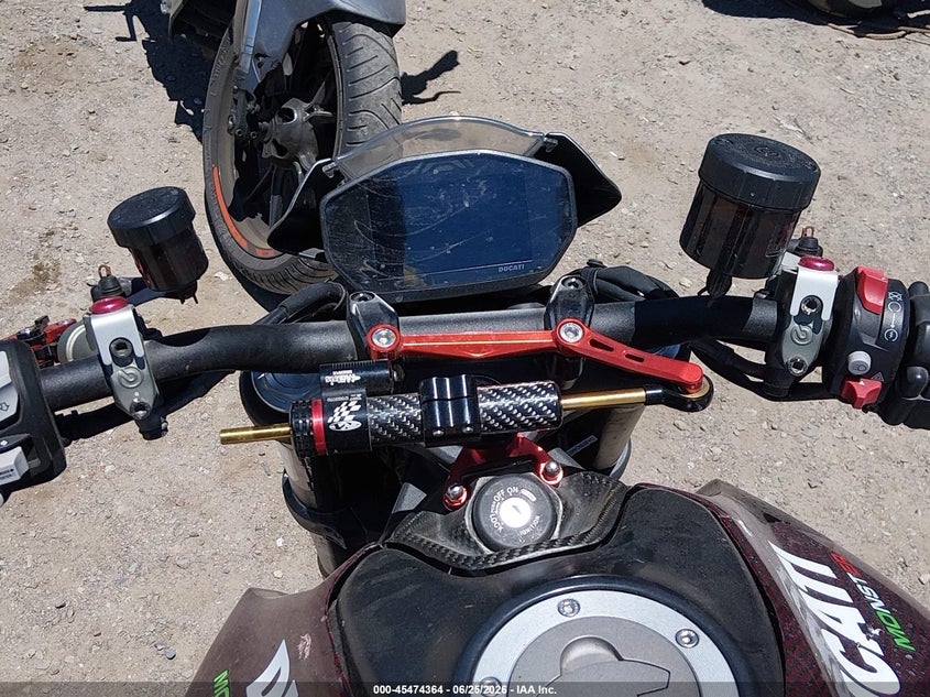 2022 Ducati Monster VIN ZDMMAMDT9NB005868 IAAI salvage auction — FRONT END, Salvage (California), sold $2,700 on 2026-07-20 (photo 7)