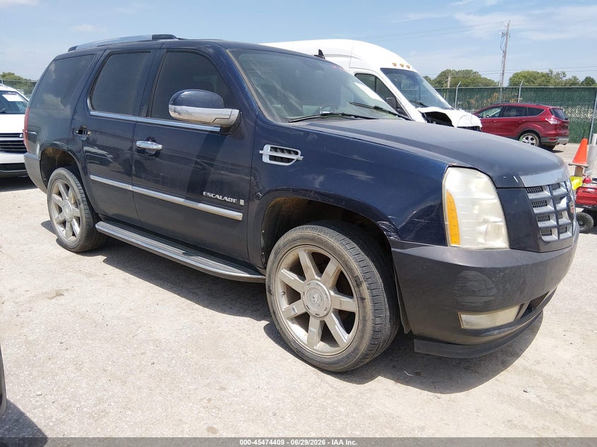 2007 Cadillac Escalade VIN 1GYFK638X7R347439 IAAI salvage auction — NORMAL WEAR, Clear (Kansas), sold $825 on 2026-07-31 (photo 1)