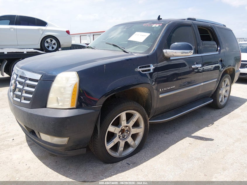 2007 Cadillac Escalade VIN 1GYFK638X7R347439 IAAI salvage auction — NORMAL WEAR, Clear (Kansas), sold $825 on 2026-07-31 (photo 2)