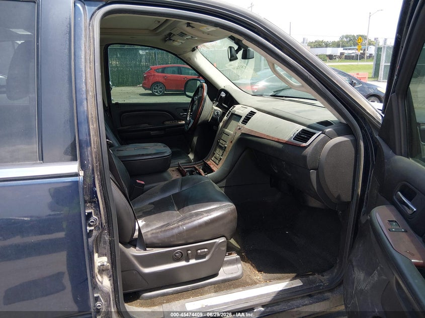 2007 Cadillac Escalade VIN 1GYFK638X7R347439 IAAI salvage auction — NORMAL WEAR, Clear (Kansas), sold $825 on 2026-07-31 (photo 5)