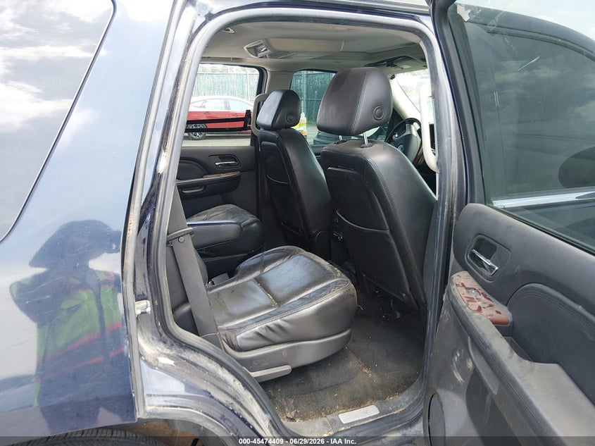2007 Cadillac Escalade VIN 1GYFK638X7R347439 IAAI salvage auction — NORMAL WEAR, Clear (Kansas), sold $825 on 2026-07-31 (photo 8)