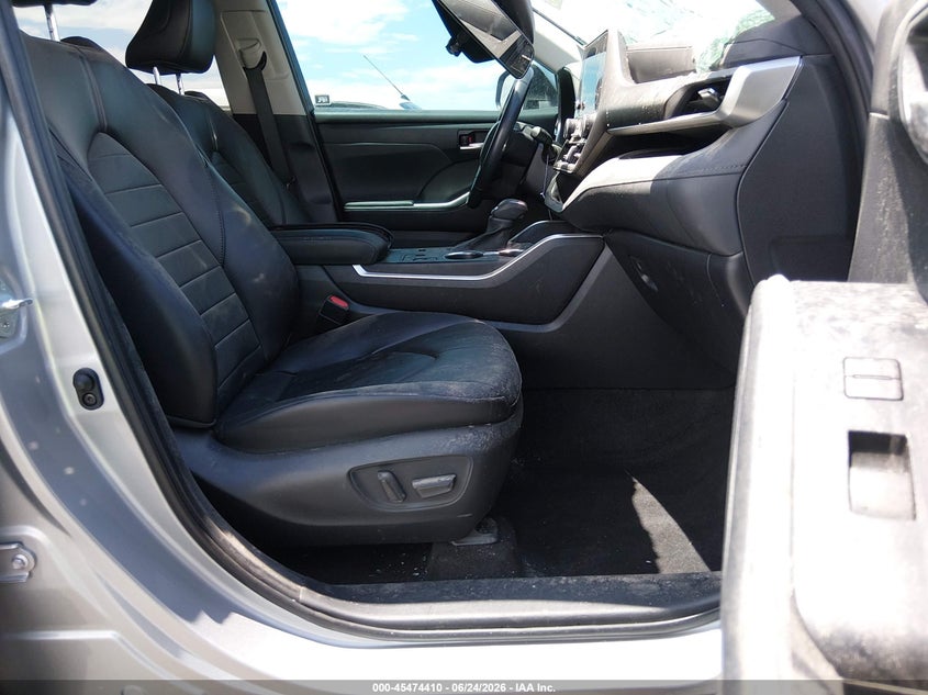 2023 Toyota Highlander VIN 5TDKBRCH6PS134513 IAAI salvage auction — FRONT END, Salvage Title, sold $10,100 on 2026-07-24 (photo 5)