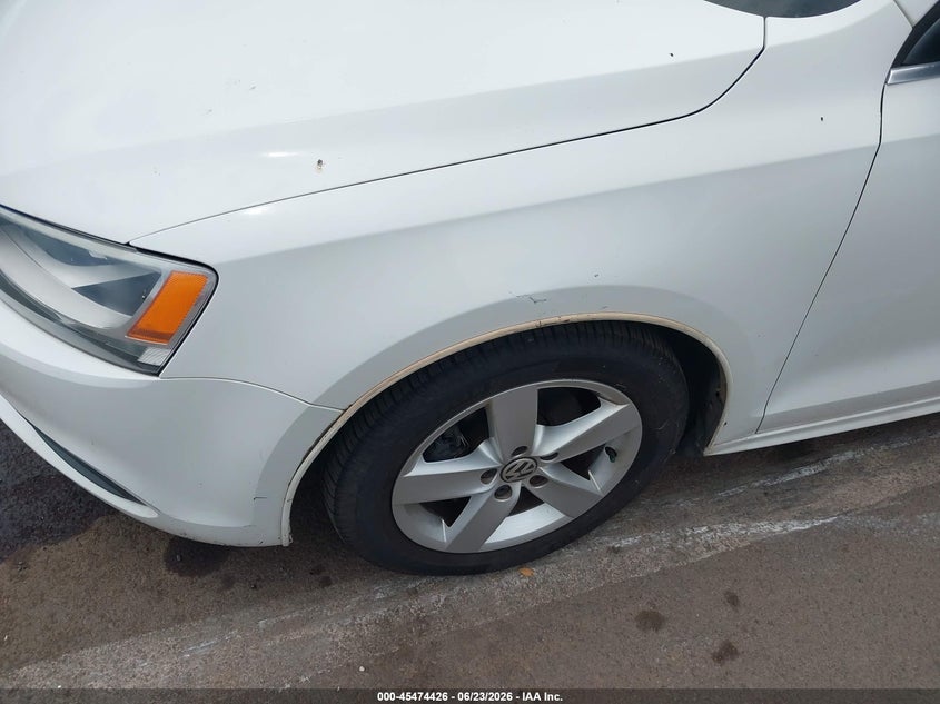 2013 Volkswagen Jetta VIN 3VWLL7AJ8DM394710 IAAI salvage auction — NORMAL WEAR, Clear (Indiana), sold $850 on 2026-07-21 (photo 6)