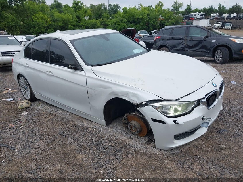 2013 BMW 3er VIN WBA3B5G53DNS02388 IAAI salvage auction — NORMAL WEAR, Clear (Tennessee), sold $550 on 2026-07-30 (photo 1)