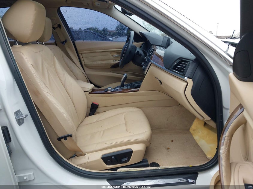 2013 BMW 3er VIN WBA3B5G53DNS02388 IAAI salvage auction — NORMAL WEAR, Clear (Tennessee), sold $550 on 2026-07-30 (photo 5)