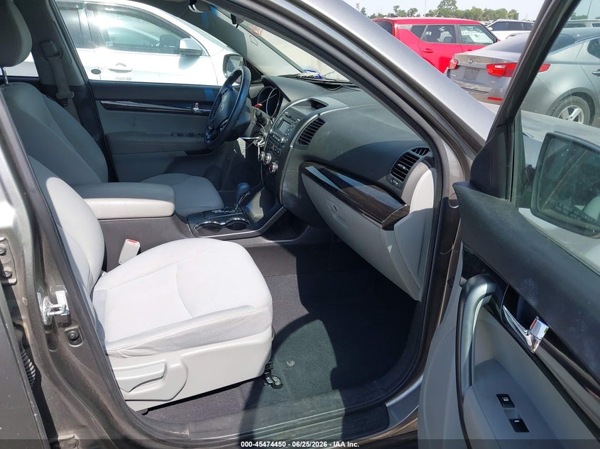 2011 Kia Sorento VIN 5XYKT3A13BG011693 IAAI salvage auction — NORMAL WEAR, Original (Texas), sold $1,375 on 2026-07-07 (photo 5)