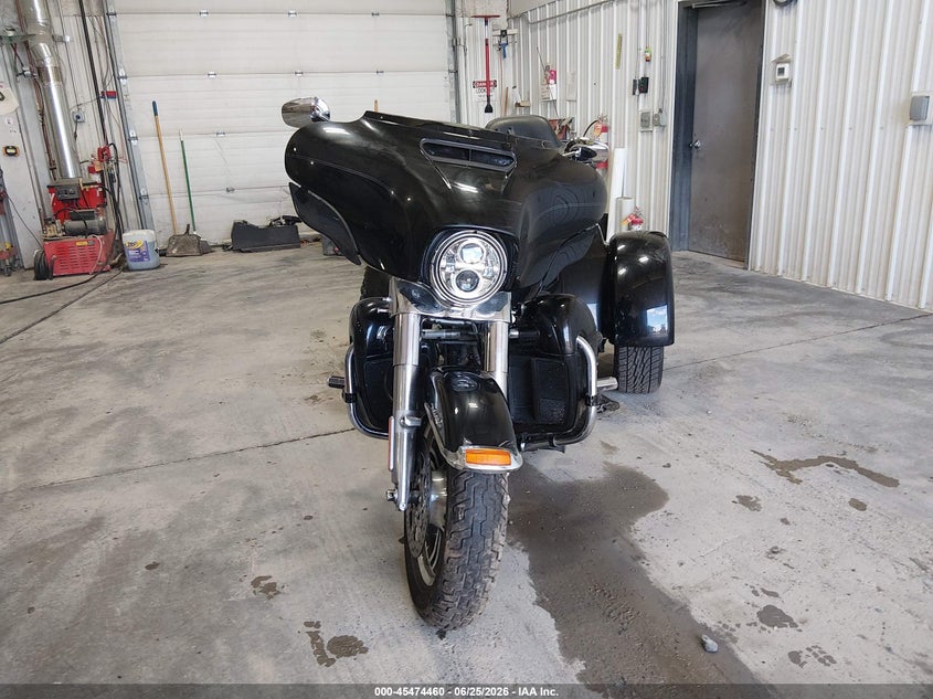 2019 Harley-davidson Tri glide ultra VIN 1HD1MAF18KB861026 IAAI salvage auction — FRONT END, Bill Of Sale (Alaska), sold $10,100 on 2026-07-10 (photo 5)
