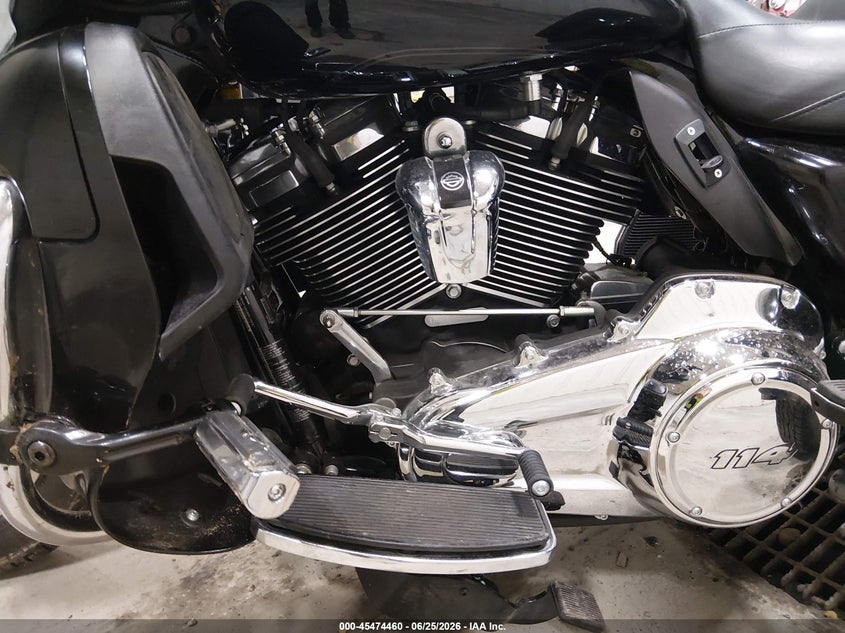 2019 Harley-davidson Tri glide ultra VIN 1HD1MAF18KB861026 IAAI salvage auction — FRONT END, Bill Of Sale (Alaska), sold $10,100 on 2026-07-10 (photo 9)