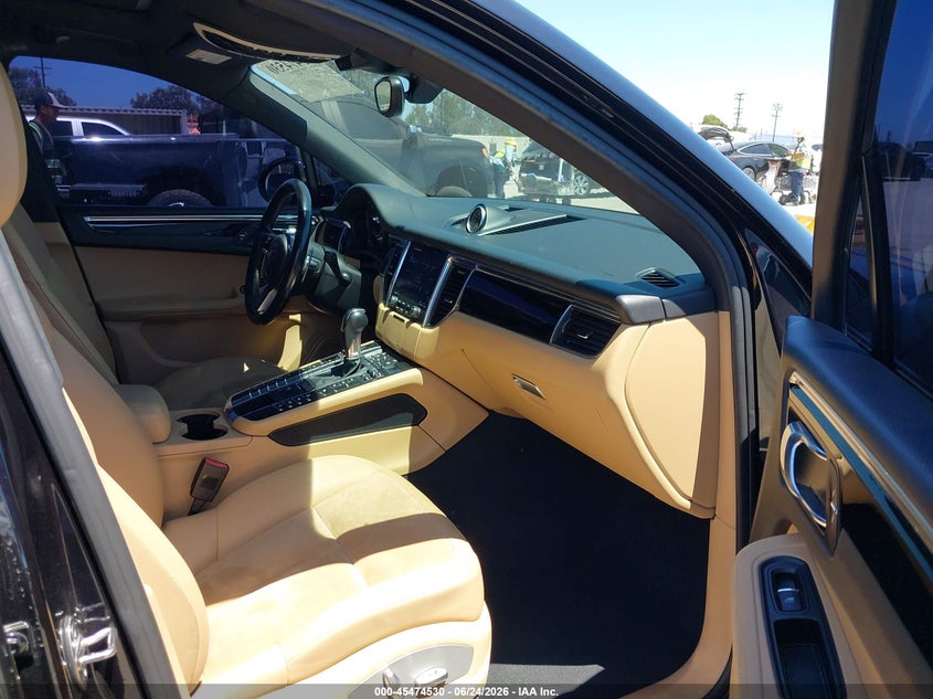 2018 Porsche Macan VIN WP1AA2A50JLB18359 IAAI salvage auction — REAR END, Salvage (California), sold $12,300 on 2026-07-22 (photo 5)