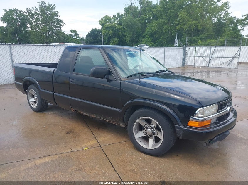 2001 Chevrolet S-10 VIN 1GCCS195118171578 IAAI salvage auction — NORMAL WEAR, Clear (Illinois), sold $375 on 2026-07-07 (photo 1)