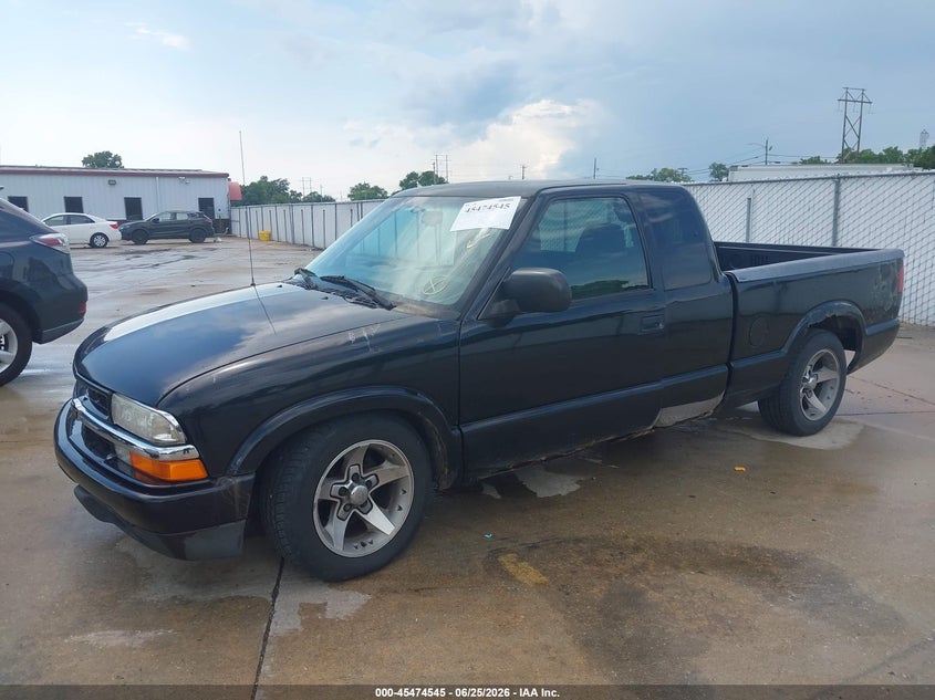 2001 Chevrolet S-10 VIN 1GCCS195118171578 IAAI salvage auction — NORMAL WEAR, Clear (Illinois), sold $375 on 2026-07-07 (photo 2)