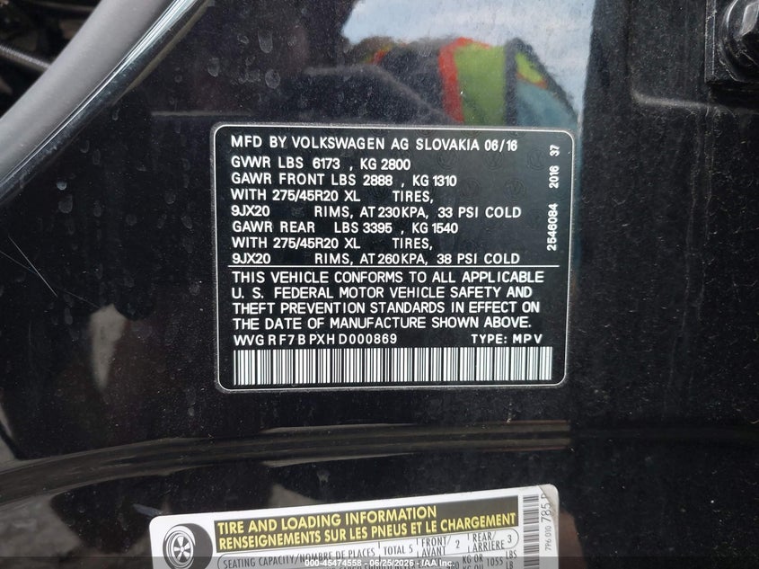 2017 Volkswagen Touareg VIN WVGRF7BPXHD000869 IAAI salvage auction — SIDE, Salvage (Pennsylvania), sold $4,600 on 2026-07-07 (photo 9)