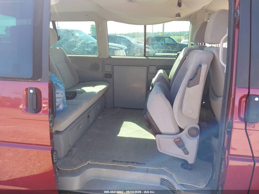 2003 Volkswagen Eurovan VIN WV2MB47063H025064 IAAI salvage auction — NORMAL WEAR, Clear (Pennsylvania), sold $1,800 on 2026-07-15 (photo 8)